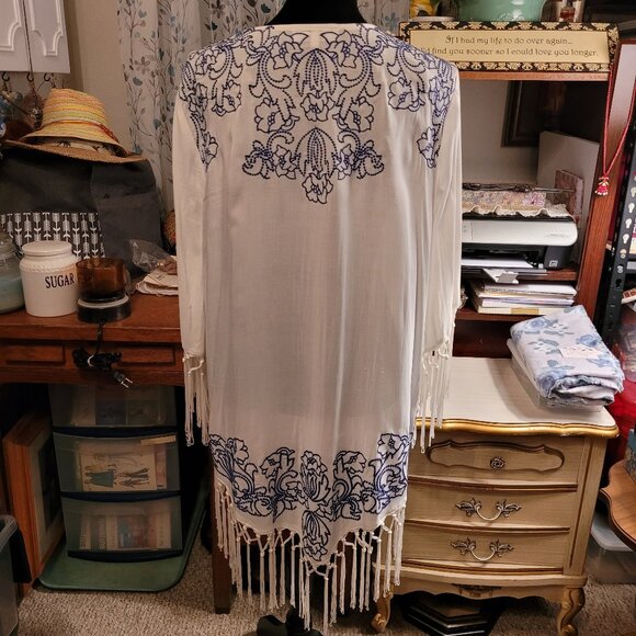 NWOT Lovely White with Blue Embroidery & Fringe Beach Cover-up by Entro Size M - Picture 2 of 5